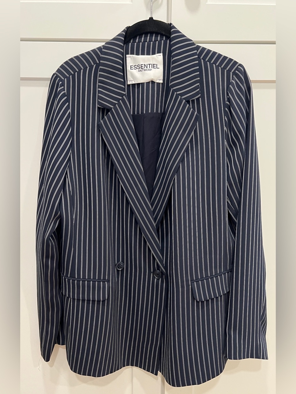 ESSENTIEL ANTWERP NAVY & WHITE STRIPED BLAZER, SIZE EU 42 /US 10.